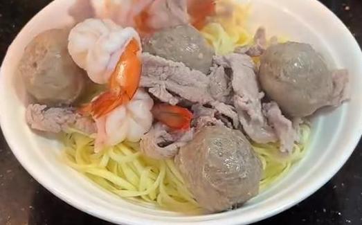 Shantou Food Guide: What to Eat & How to Avoid Tourist Scams